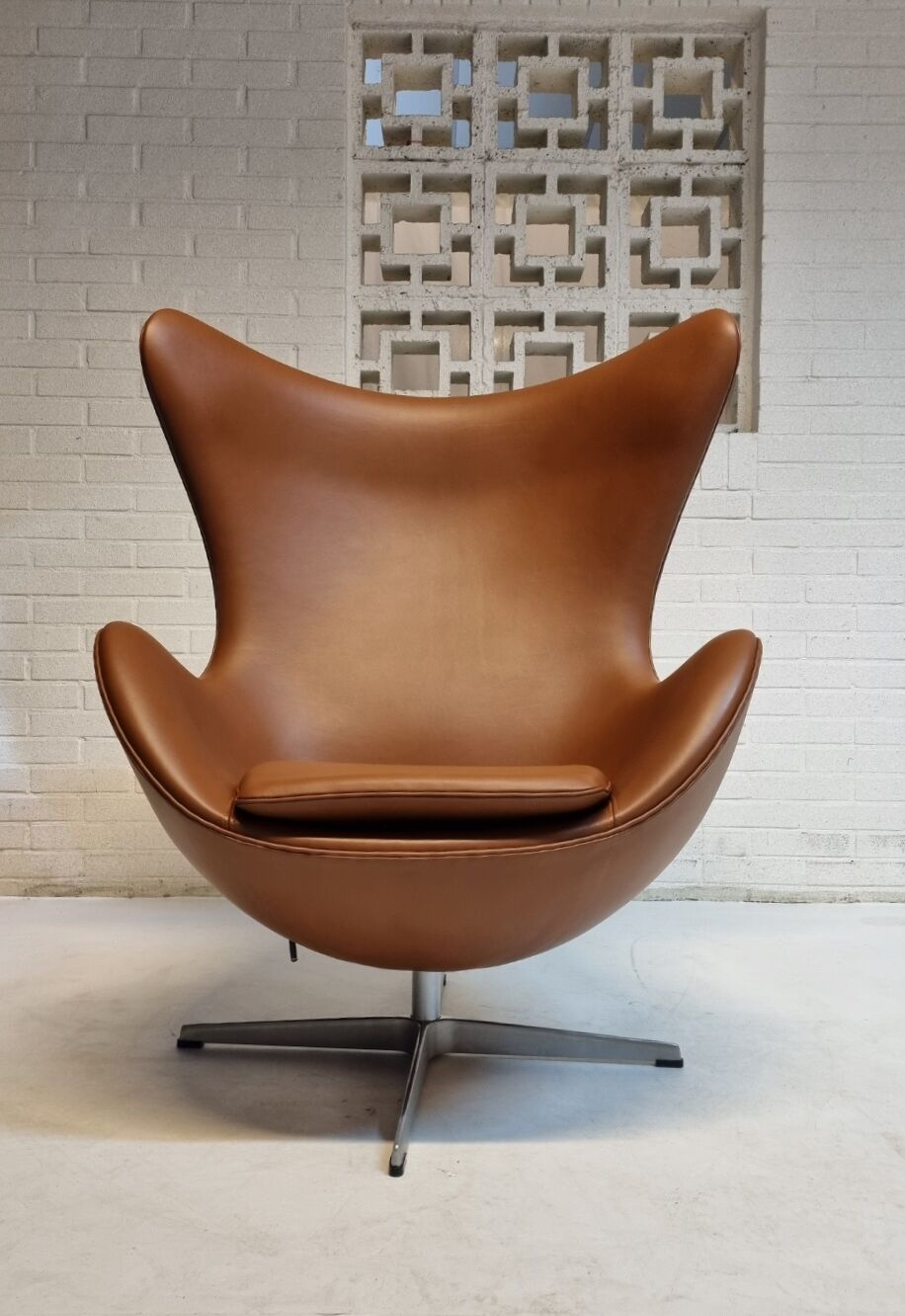 Arne Jacobsen Egg chair by Fritz Hansen