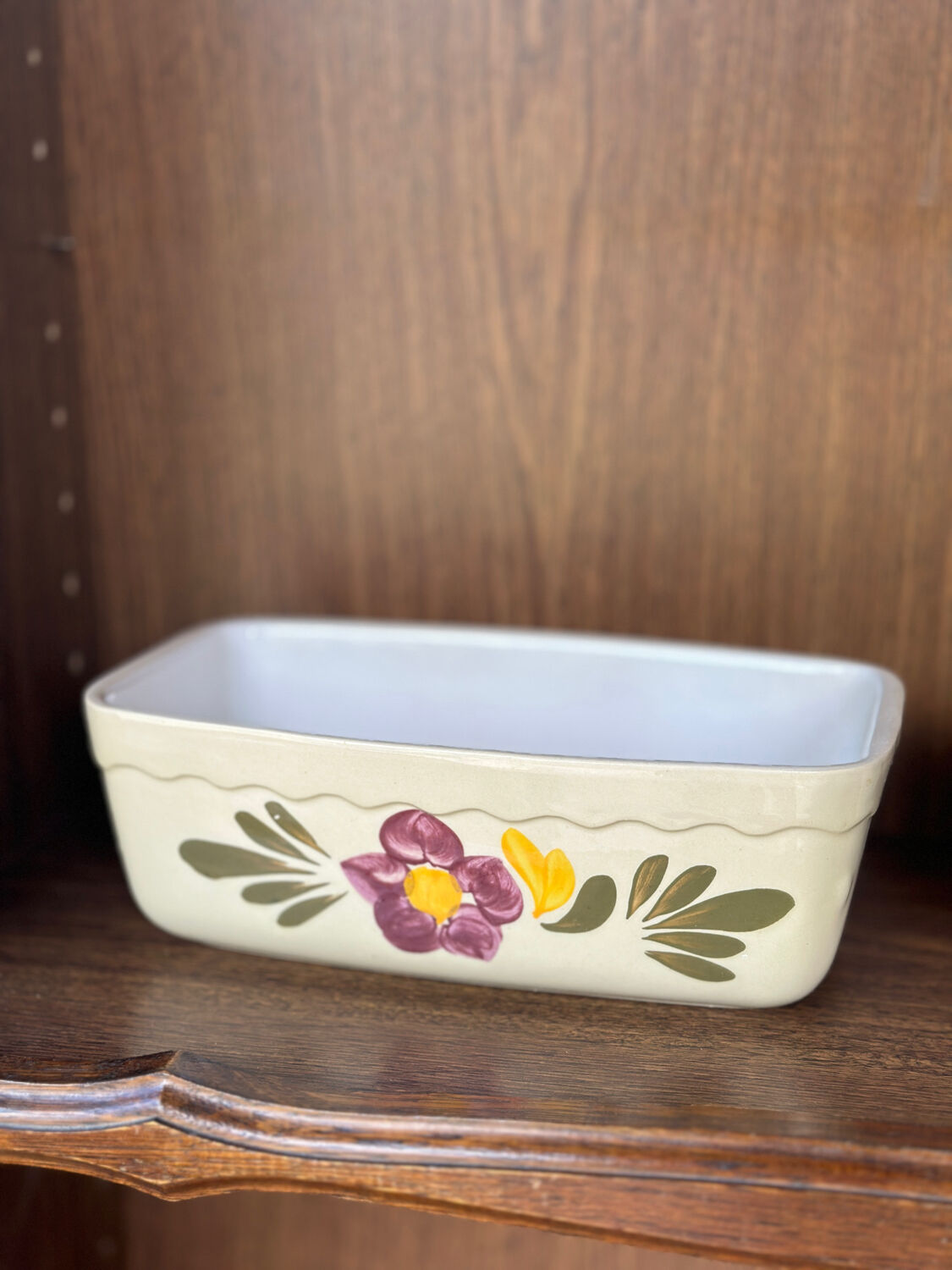 Lot 2 cake dishes
