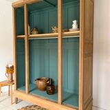 Mirror cabinet