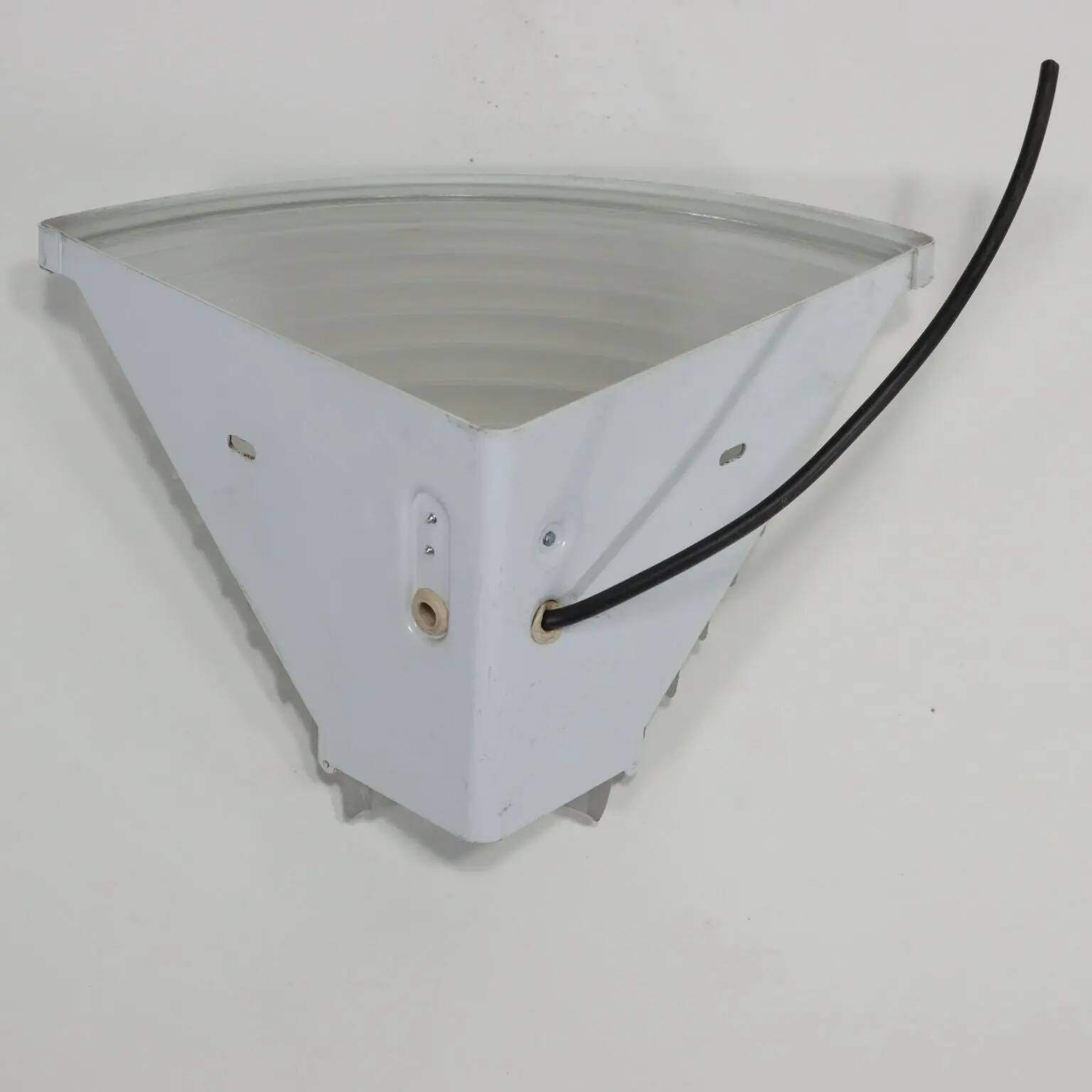 Paire d'appliques d'angle Egisto Angolo par Artemide en métal et verre, Italie, années 1980
