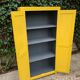Armoire parisienne jaune poudrée 1950.