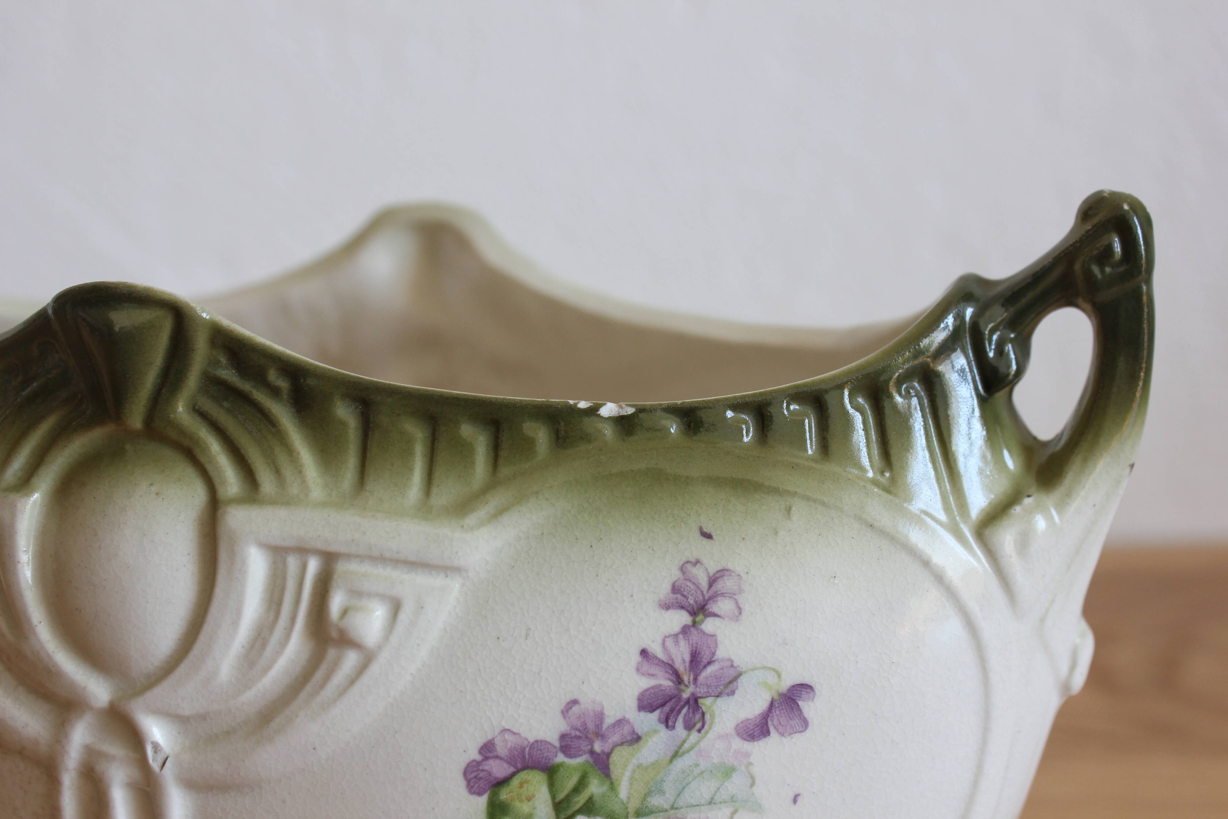 Small jardinière vase in art nouveau majolica.