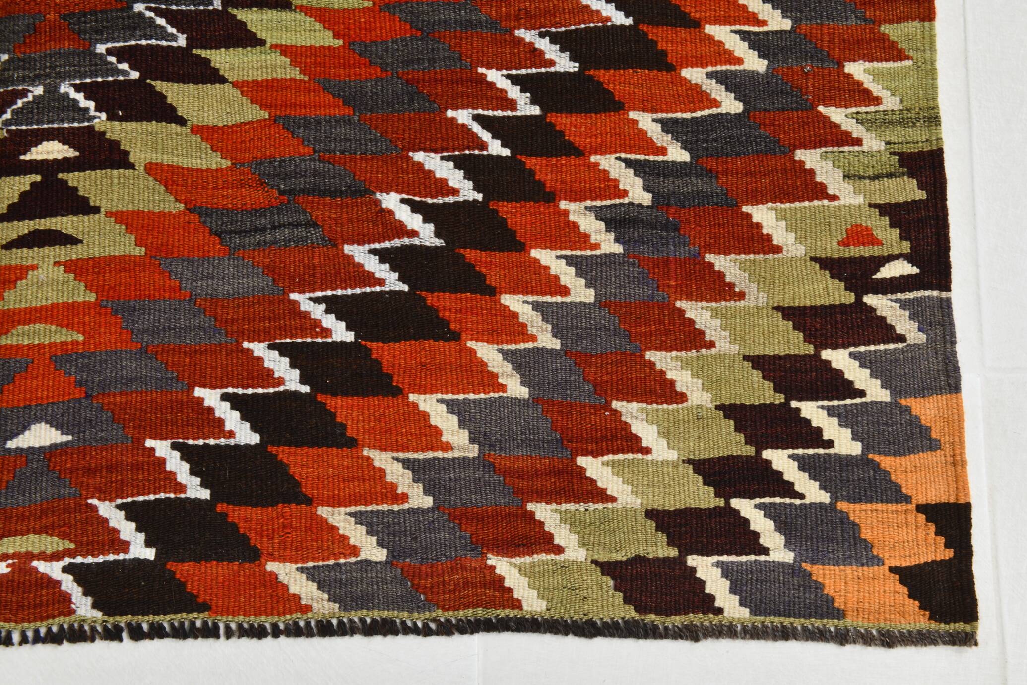 5x10 Madalion Design Turkish Kilim Rug,