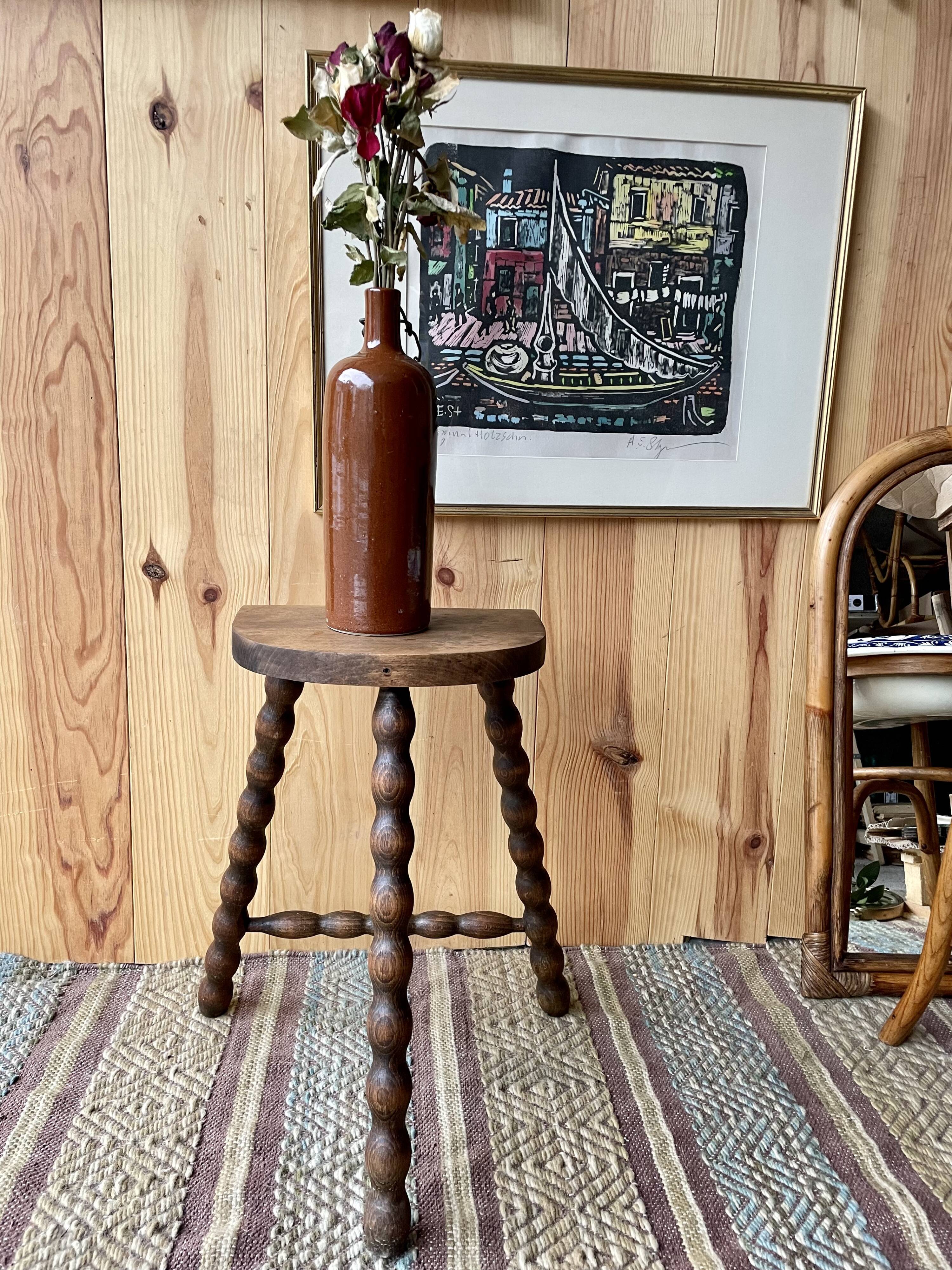 Tripod wood stool