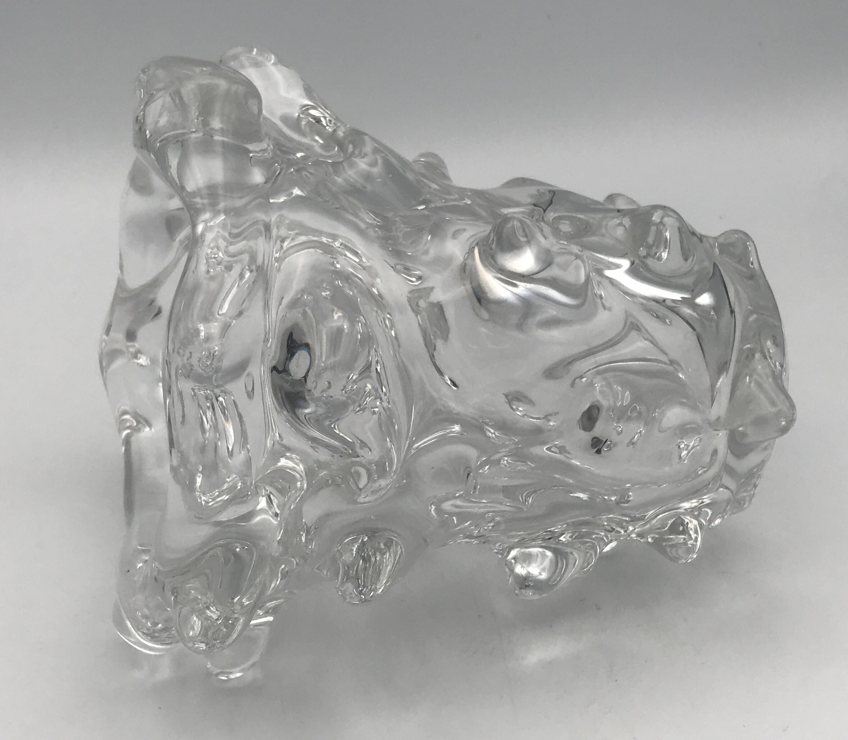 Vase en cristal à décor de picots en relief 1,8 kg
