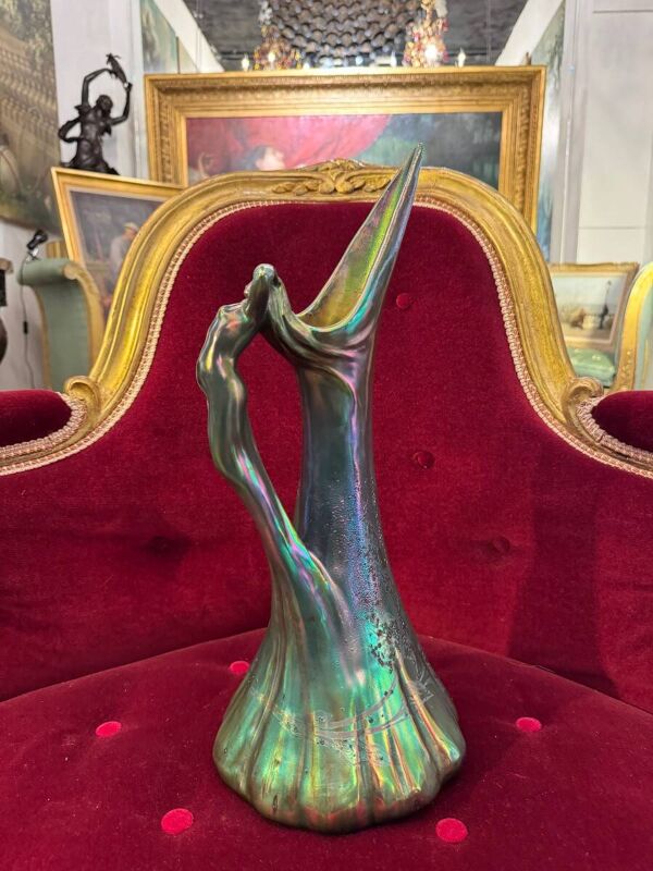 Delphin Massier à Vallauris vase art nouveau en céramique irisé