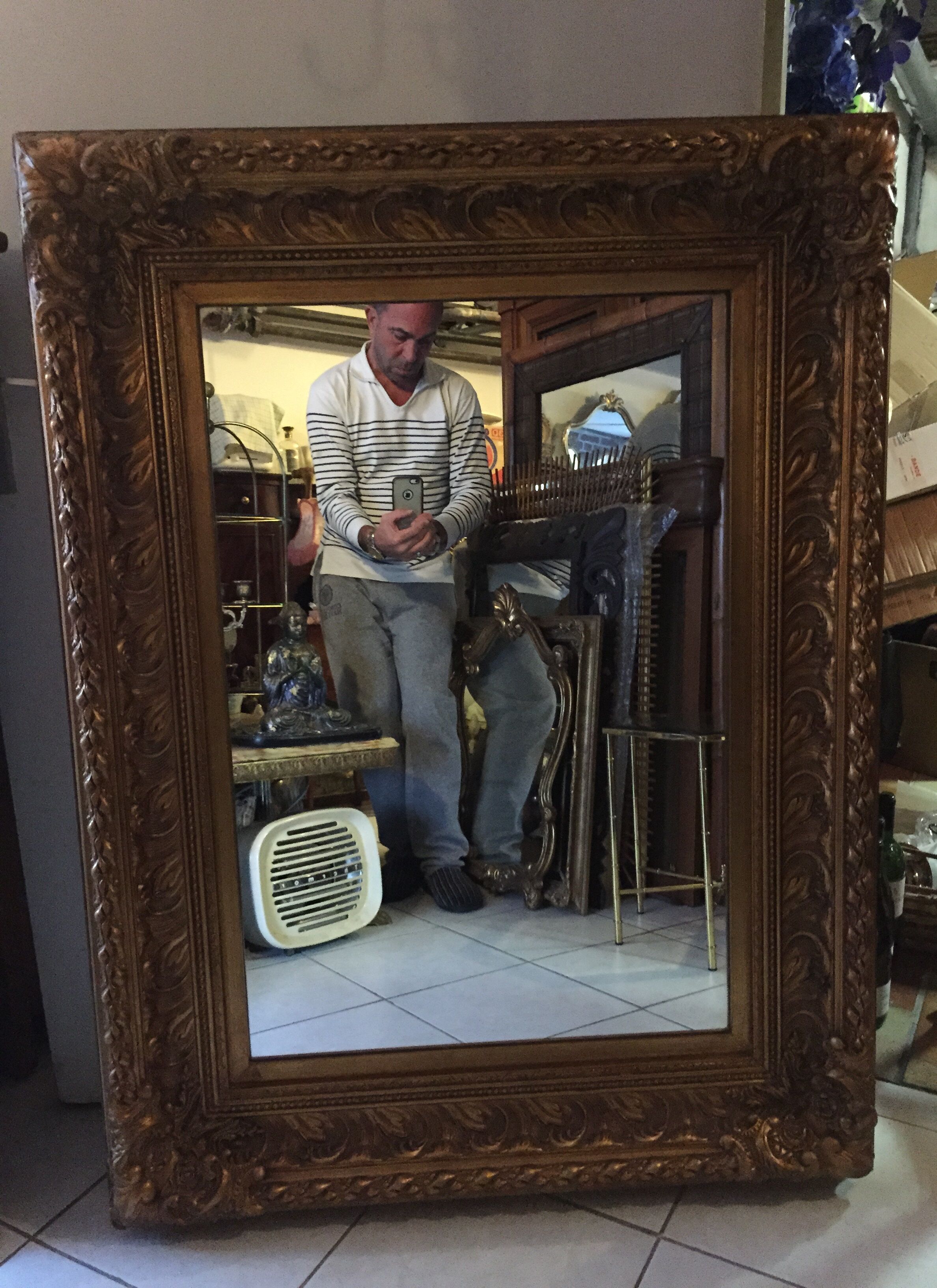 Miroir en bois doré 125 x 95 cm
