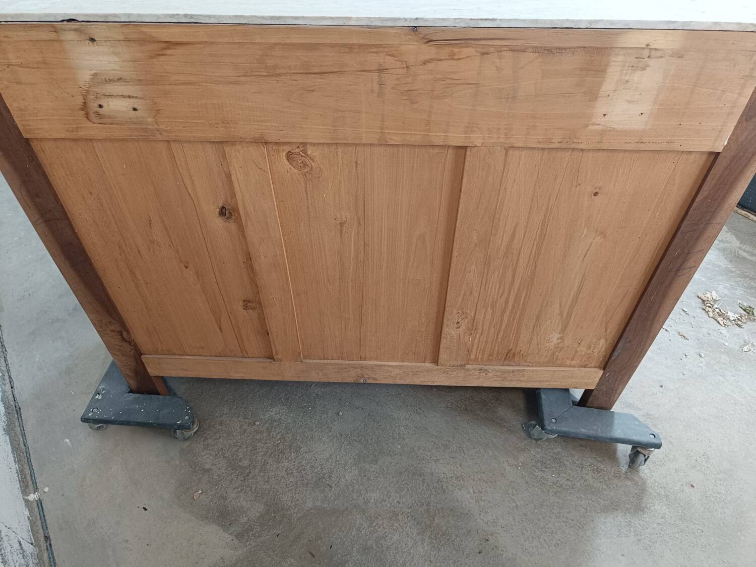 Raw art deco chest of drawers in walnut