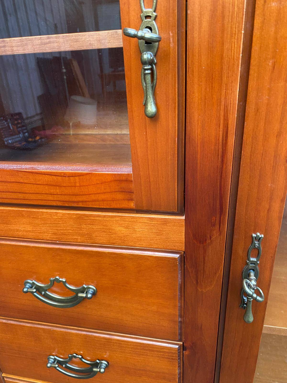 Vitrine Louis XVI en bois massif du 20ème