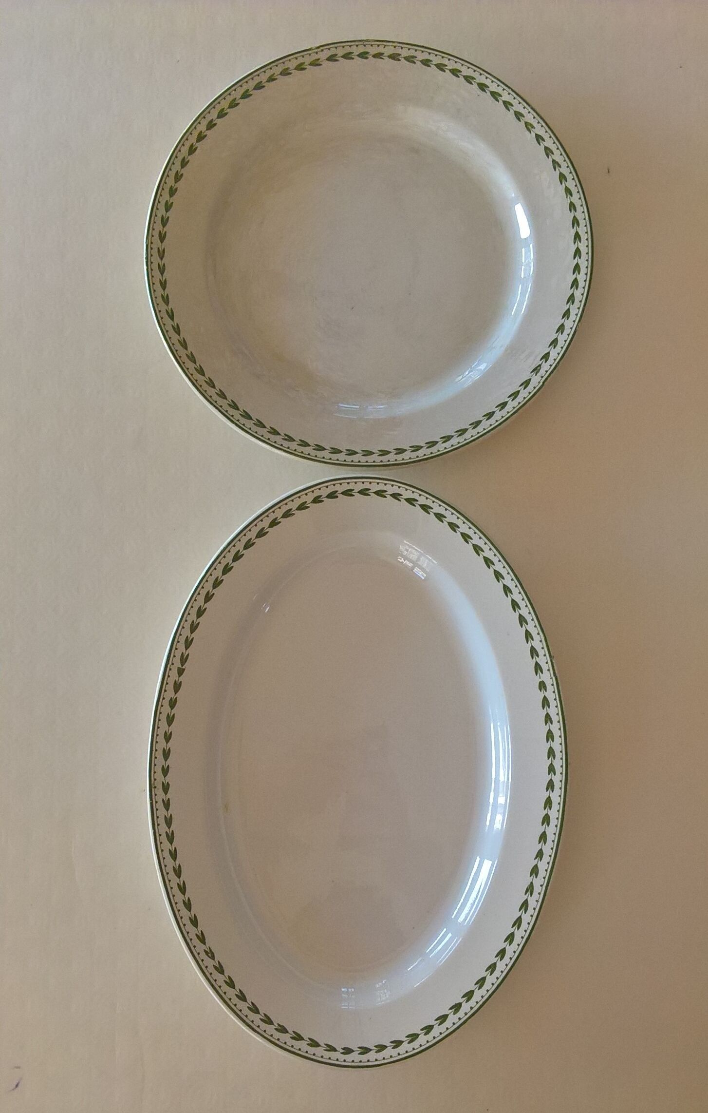 BFK Laurier service dish