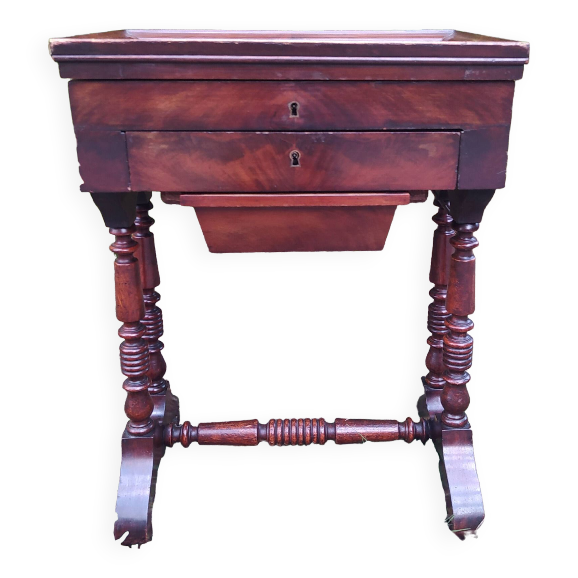 Travailleuse ou coiffeuse époque Louis Philippe