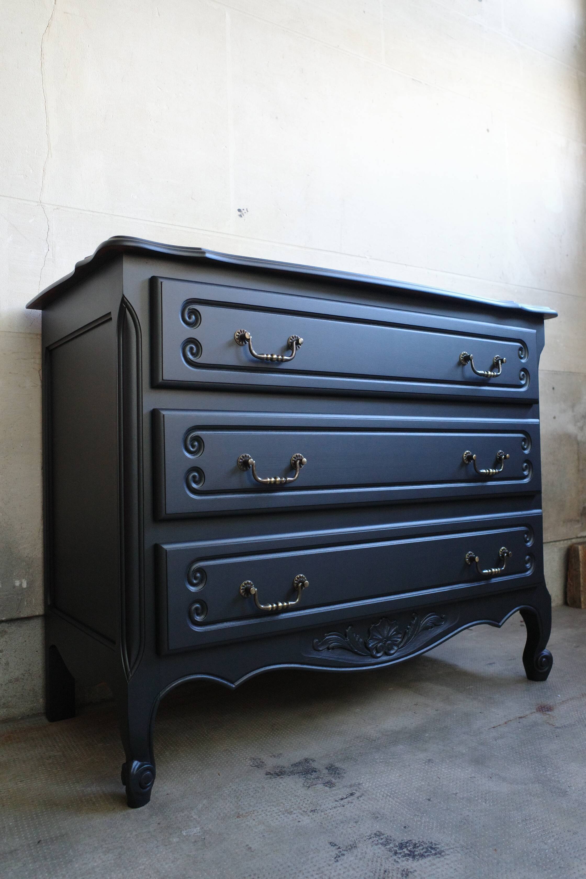 Black vintage chest of drawers