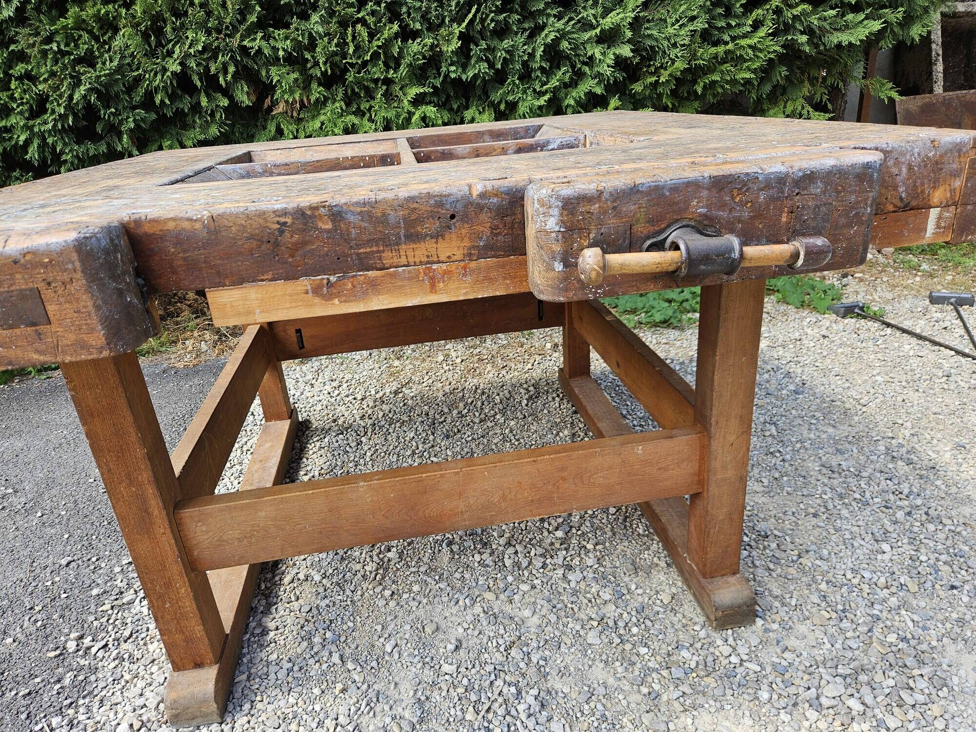 Établi ancien de sculpteur