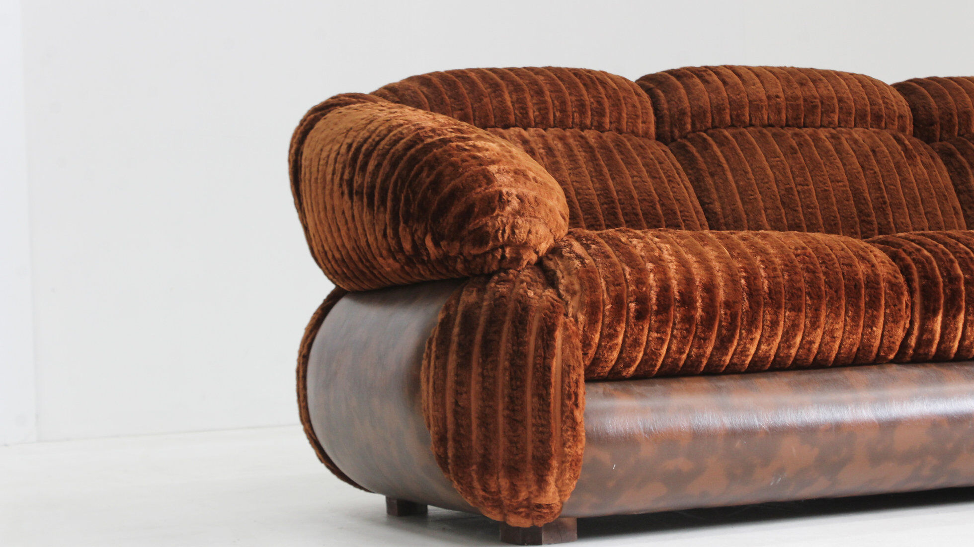 Vintage Italian 3 seater sofa velvet 1970s