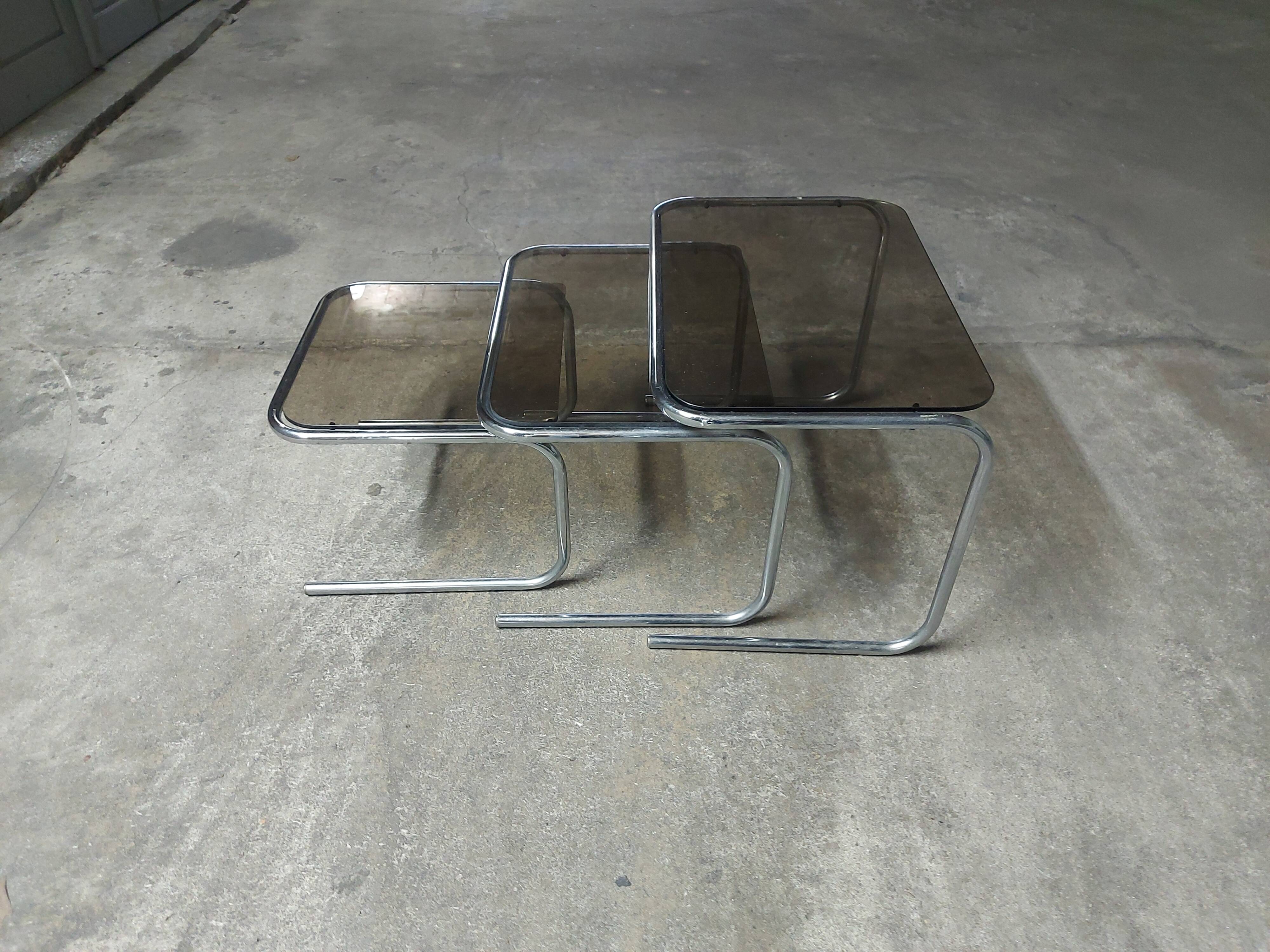 3 vintage nesting tables 70'S