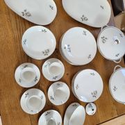 36-piece porcelain service