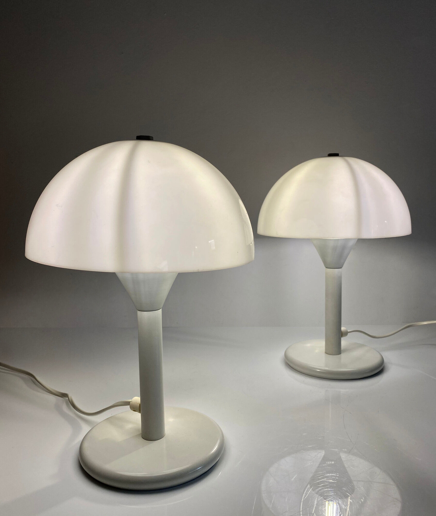 Pair of space age mushroom lamps, France, 70s