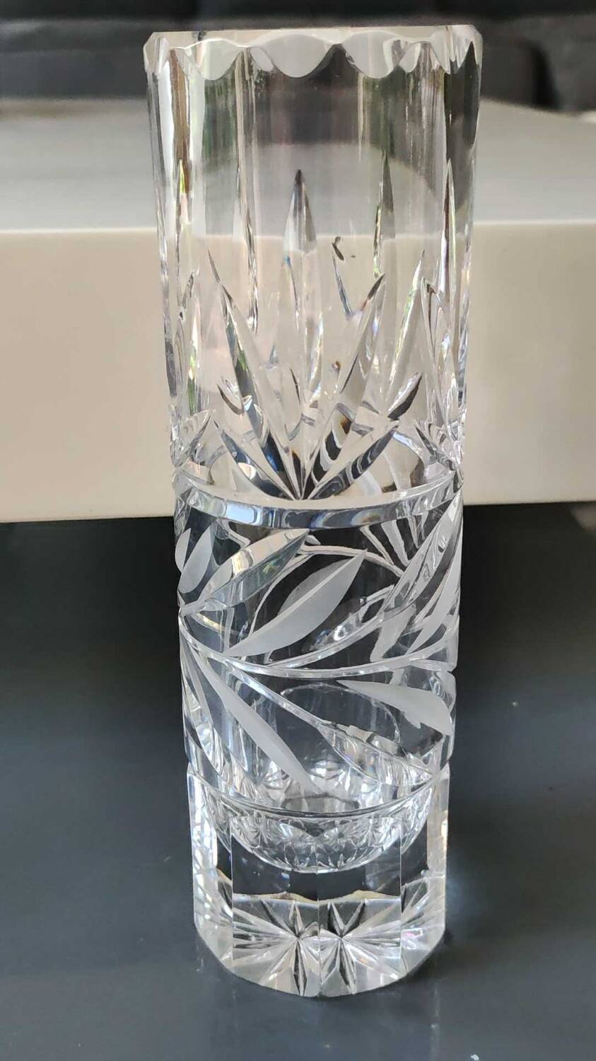 Tubular soliflore vase. In cut crystal. Decorated with frosted leafy motifs. Boho-Chic style. High 20 cm