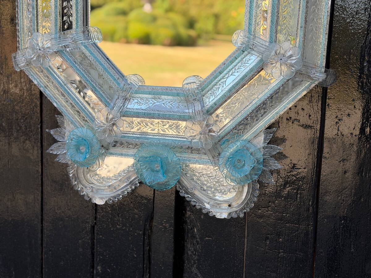 Venetian mirror in colourless and blue Murano glass, circa 1930.