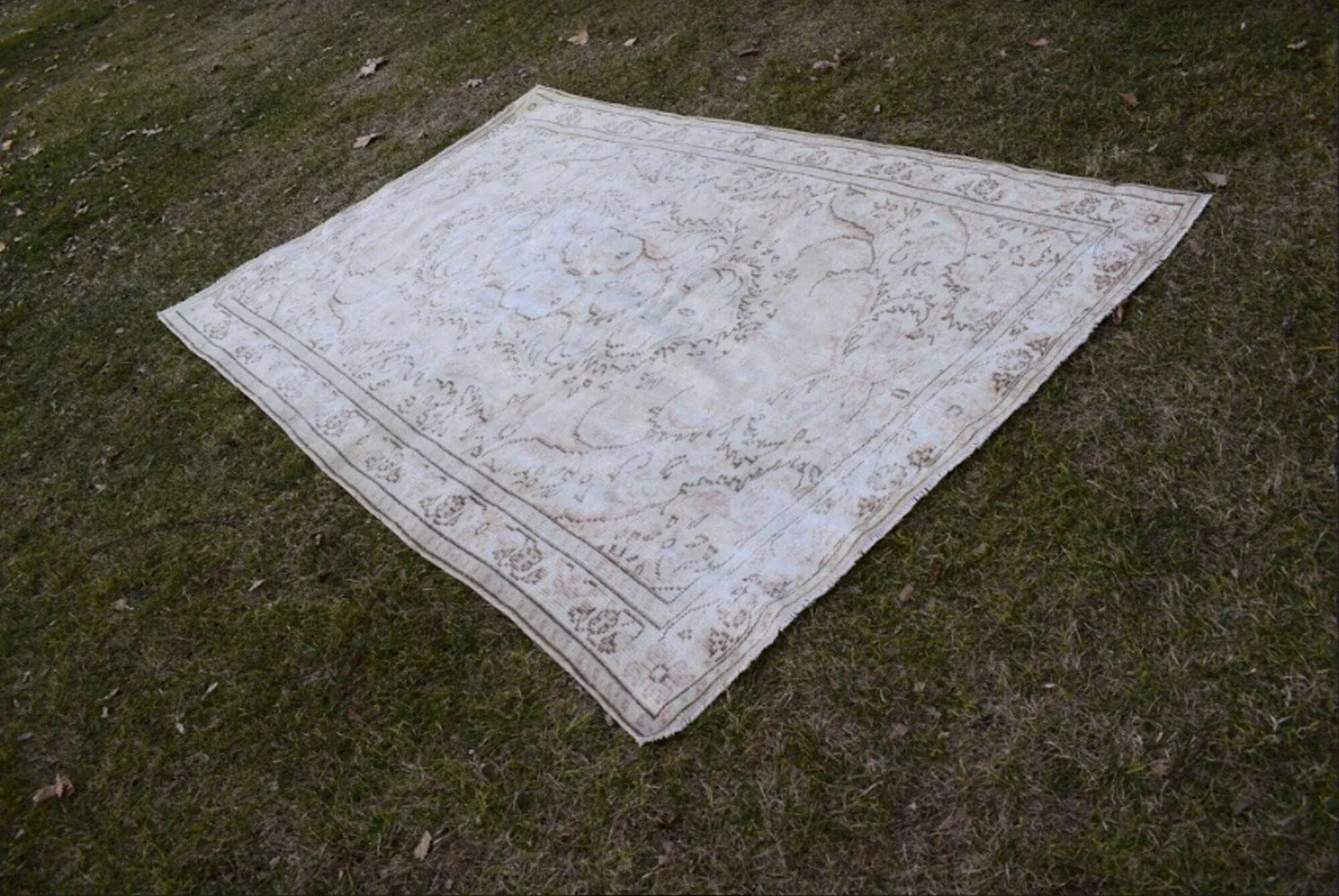 Vintage handmade Turkish rug 165x260 cm