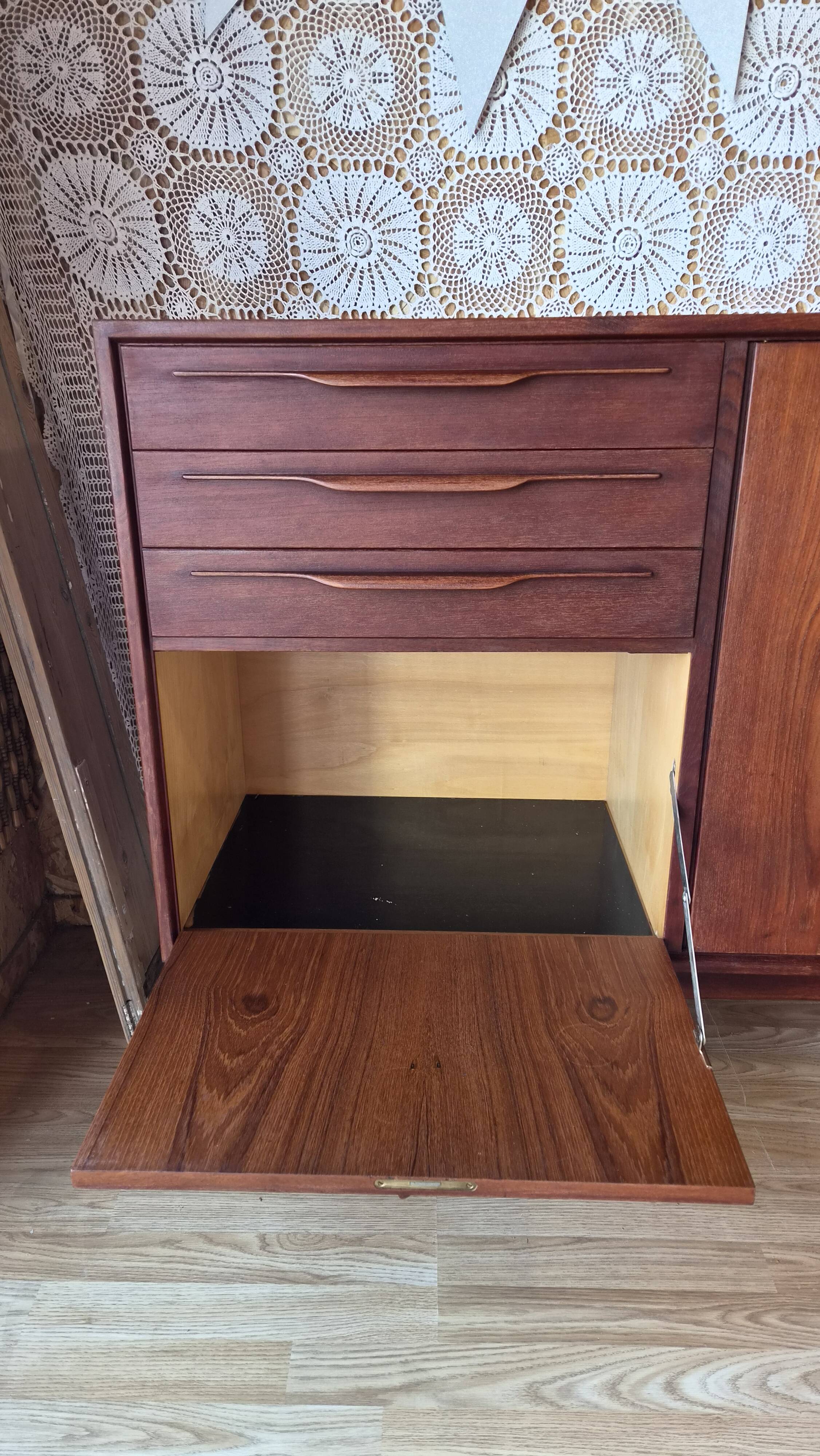 Scandinavian threading Swiss teak model 6002 dated 1961.