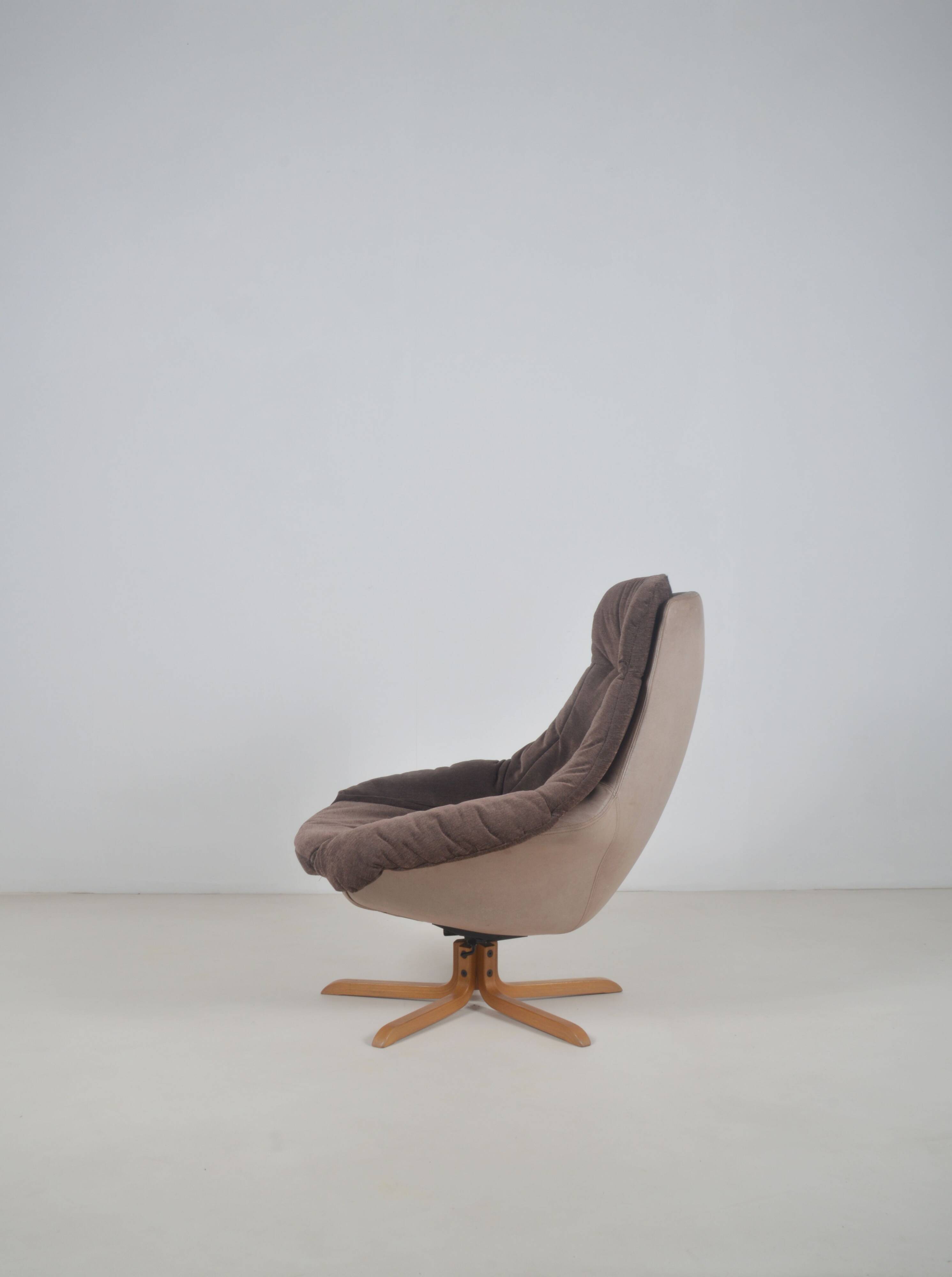 Danish lounge chair designed by H.W. Small for Bramin, 1970s