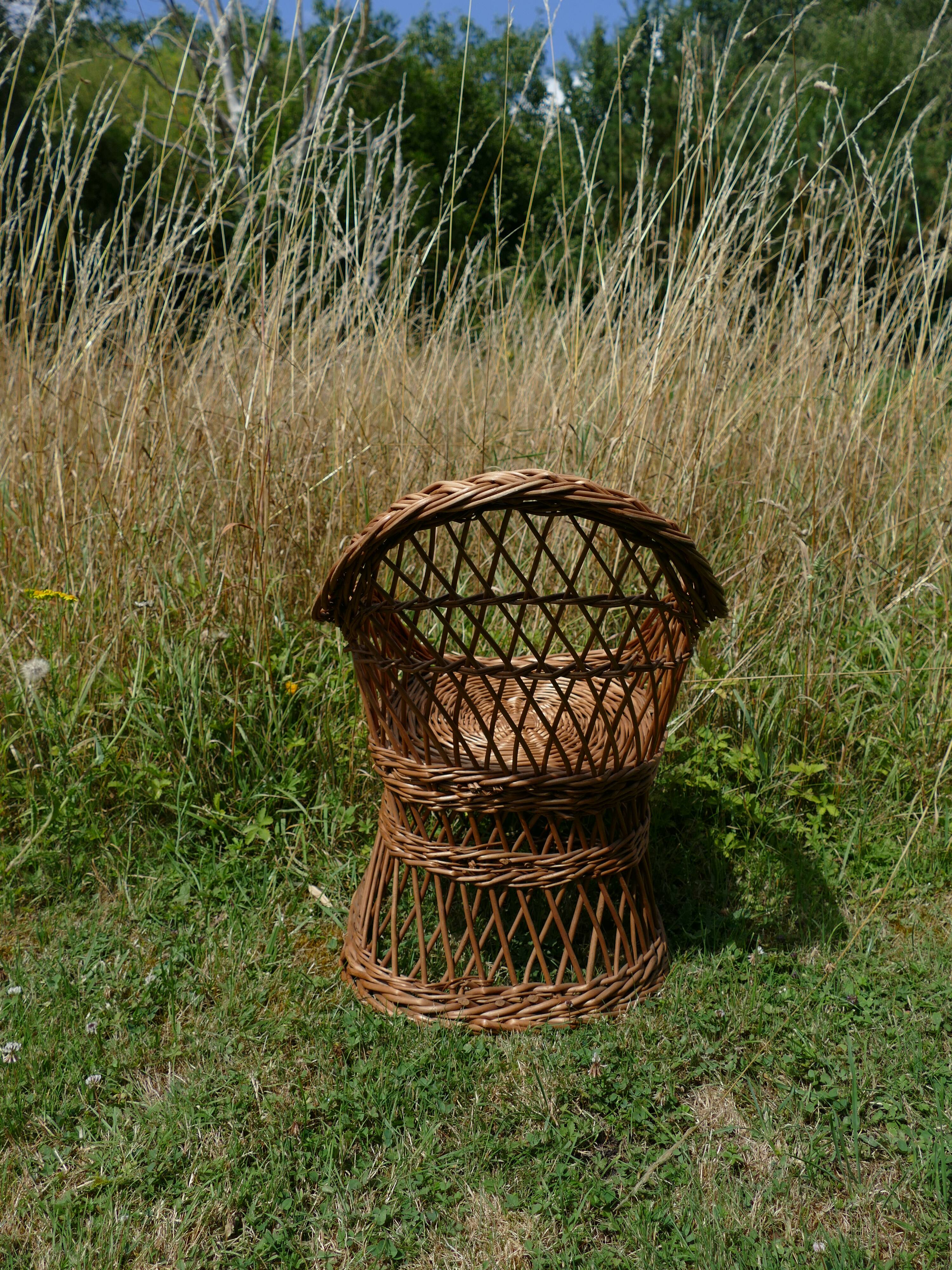 Fauteuil en osier pour enfant