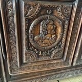 Armoire bois sculpté