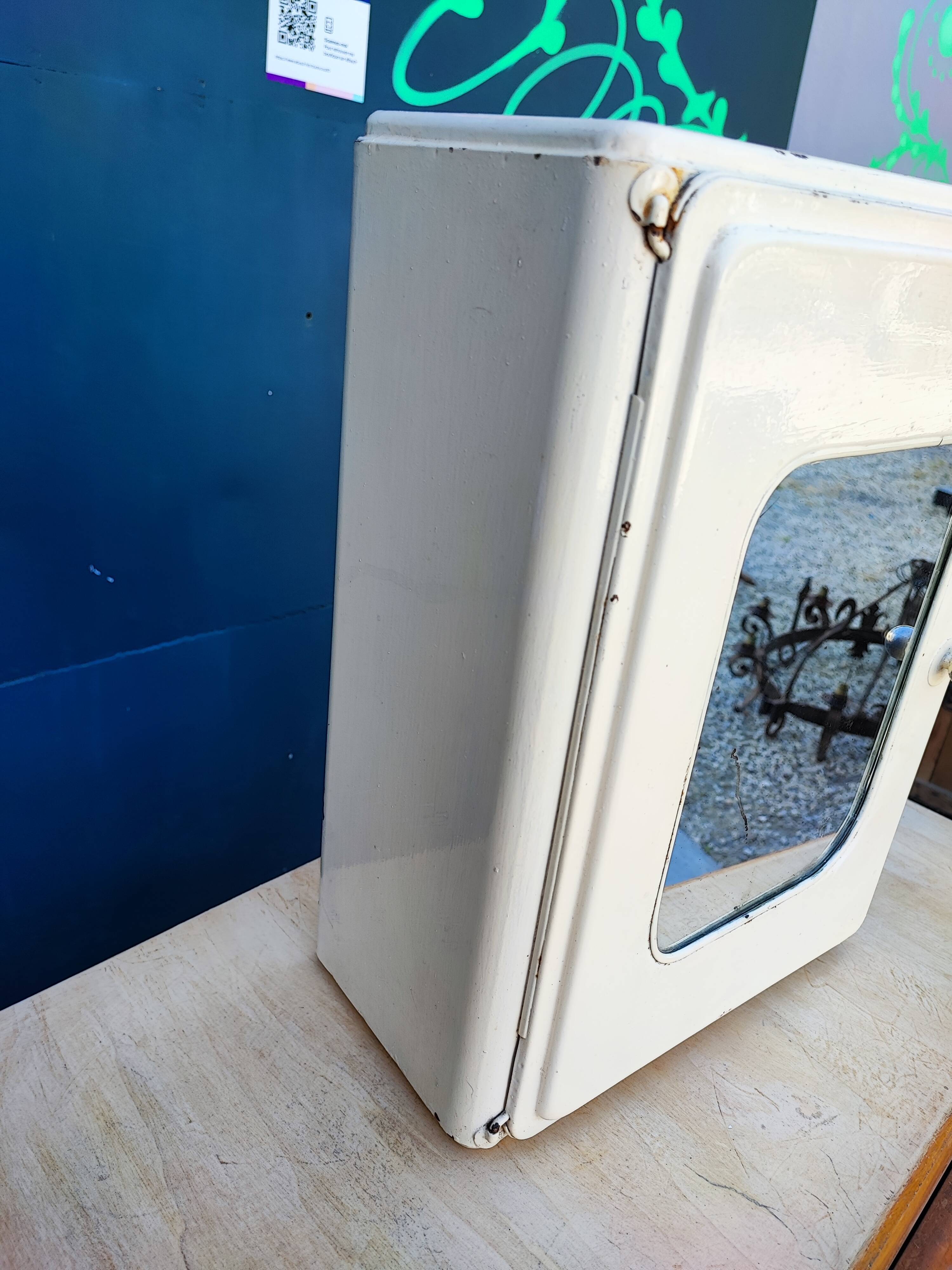 Metal medicine cabinet mirror