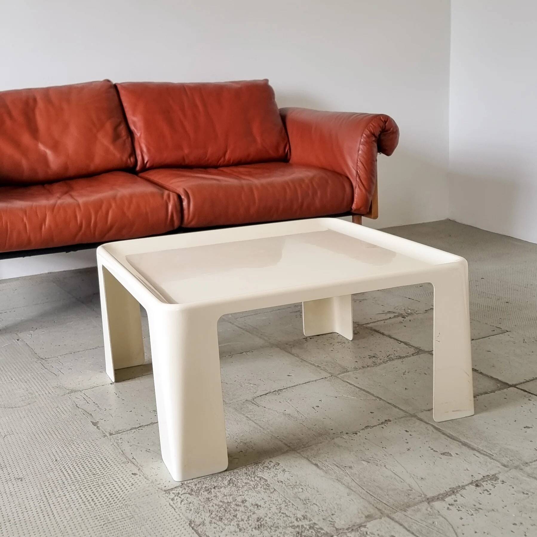 Amanta coffee table, Mario Bellini for C&B Italia