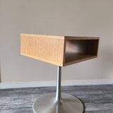 Tulip-shaped console table