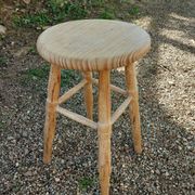 Tabouret 4 pieds ancien en bois