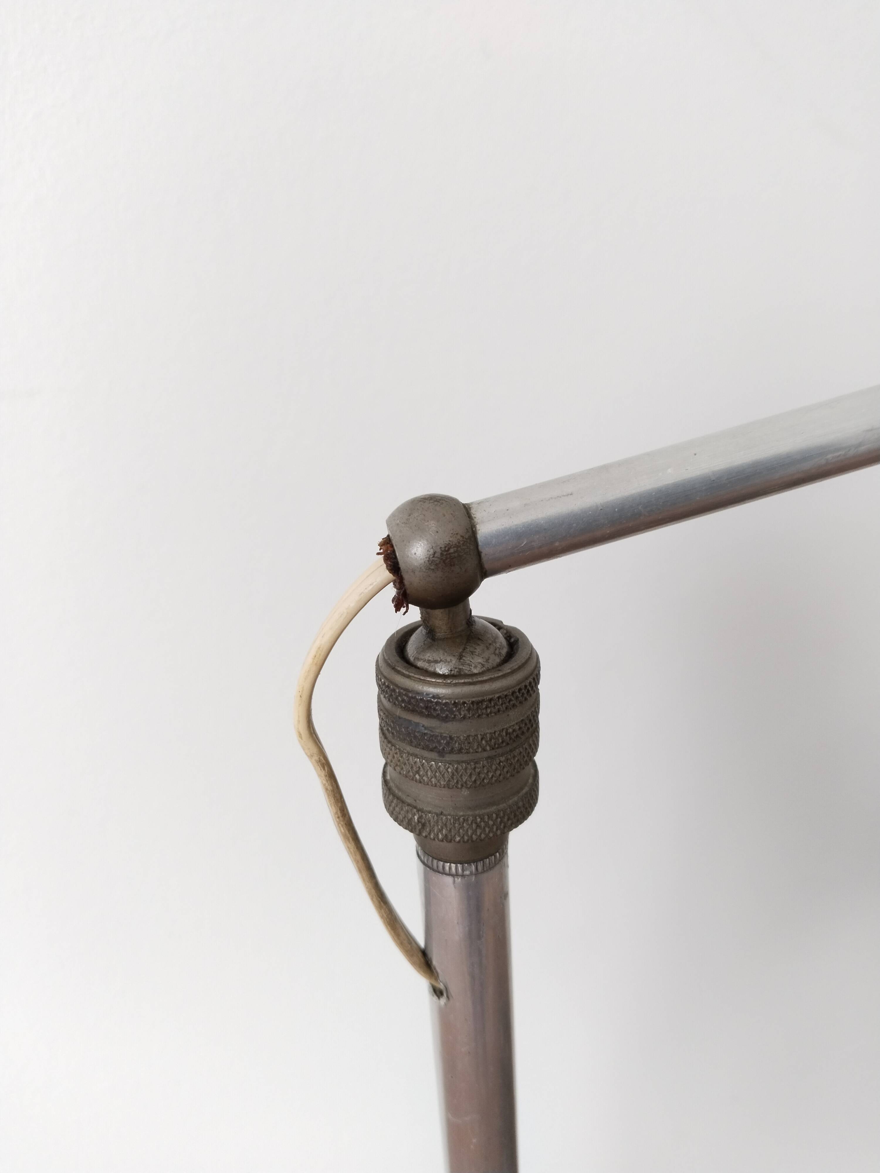 Articulated desk lamp, in aluminum and marble