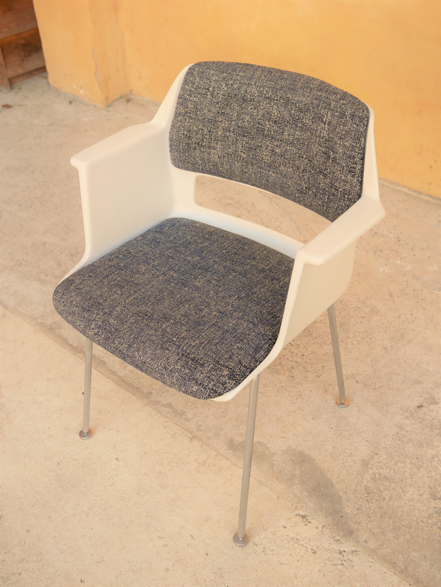 Vintage chair by A. R. Cordemeyer for Gispen Editions