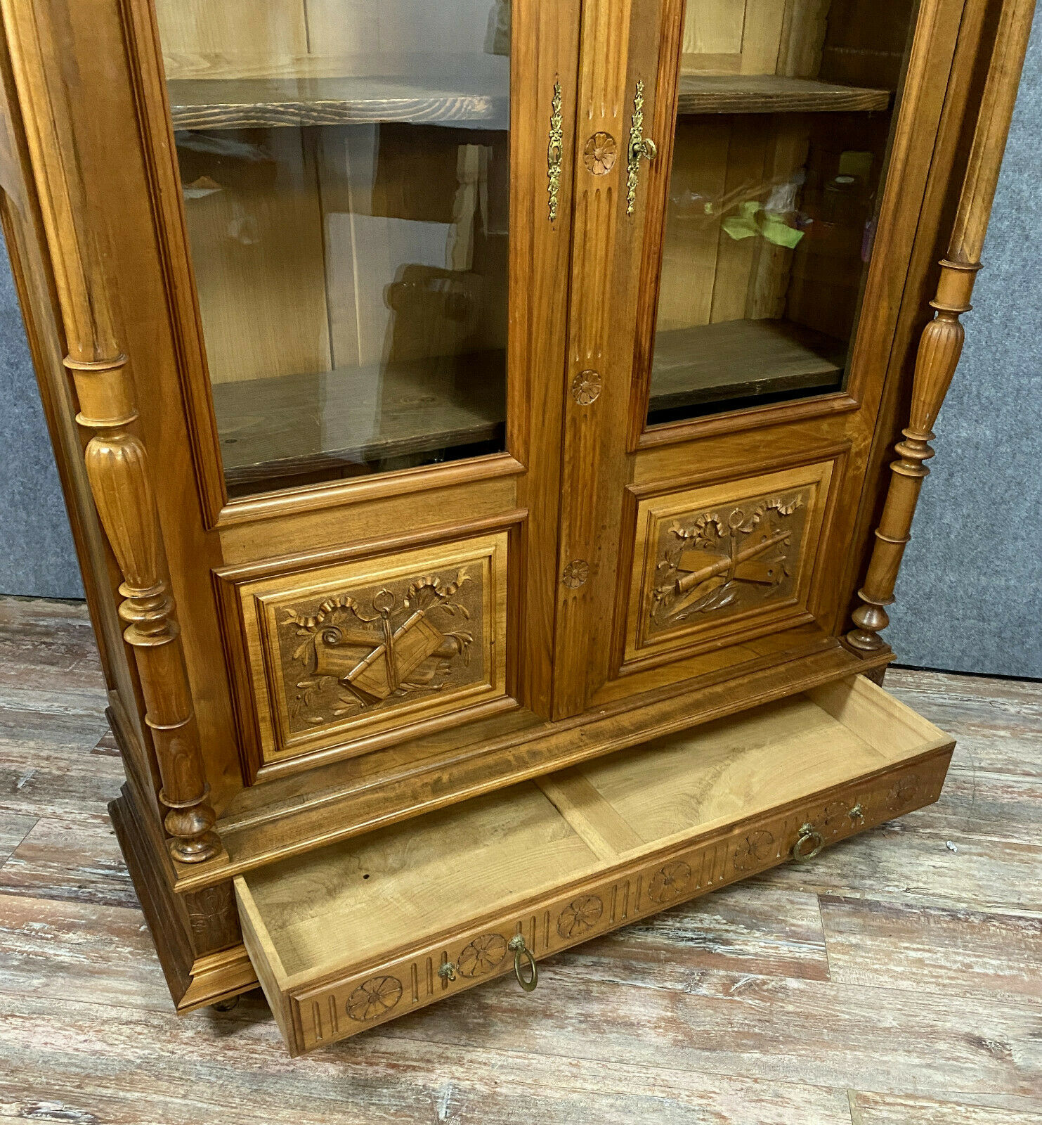 Renaissance library in solid walnut around 1850