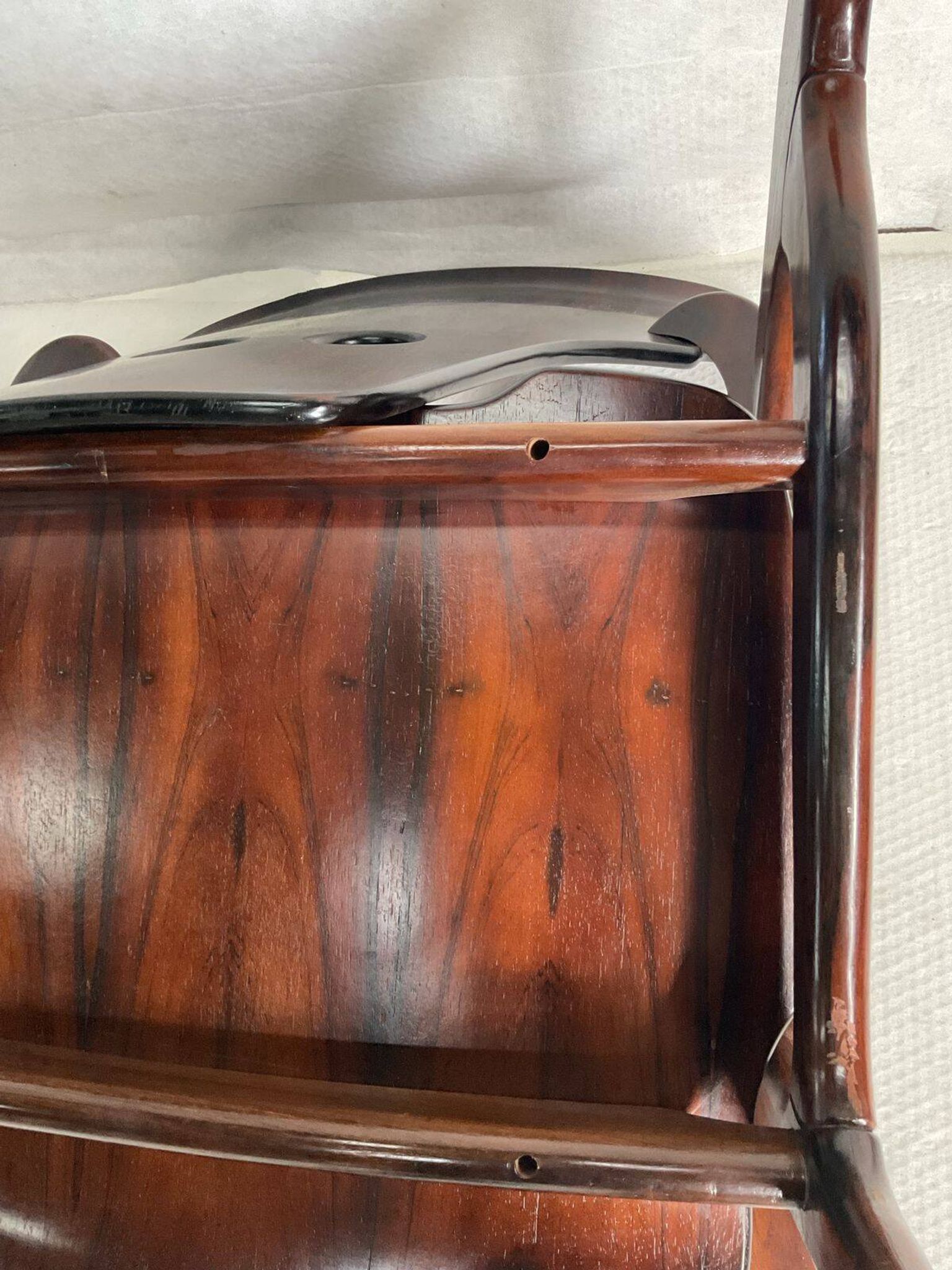 Pair of Diz armchairs, Sergio Rodrigues