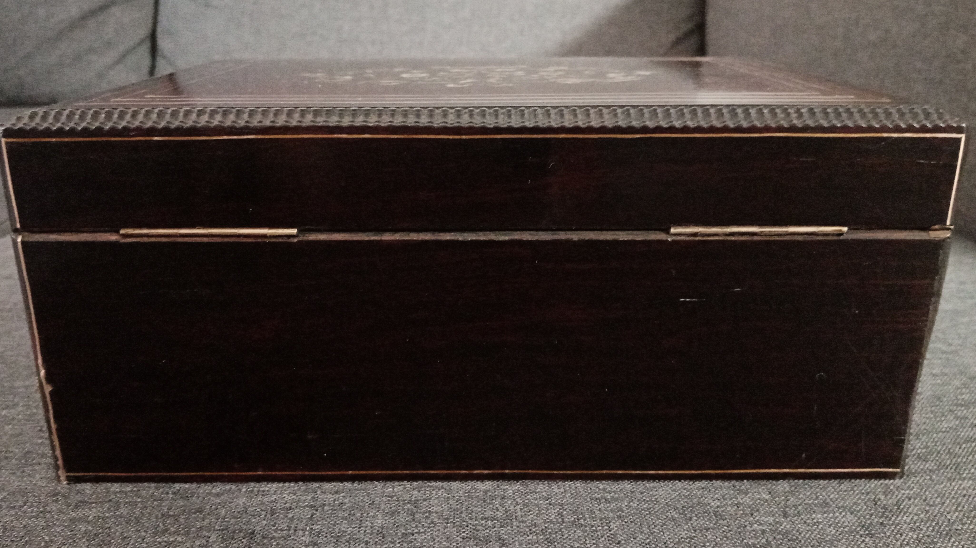 Former Napoleon III jewellery box inlaid brass marquetry, mother-of-pearl