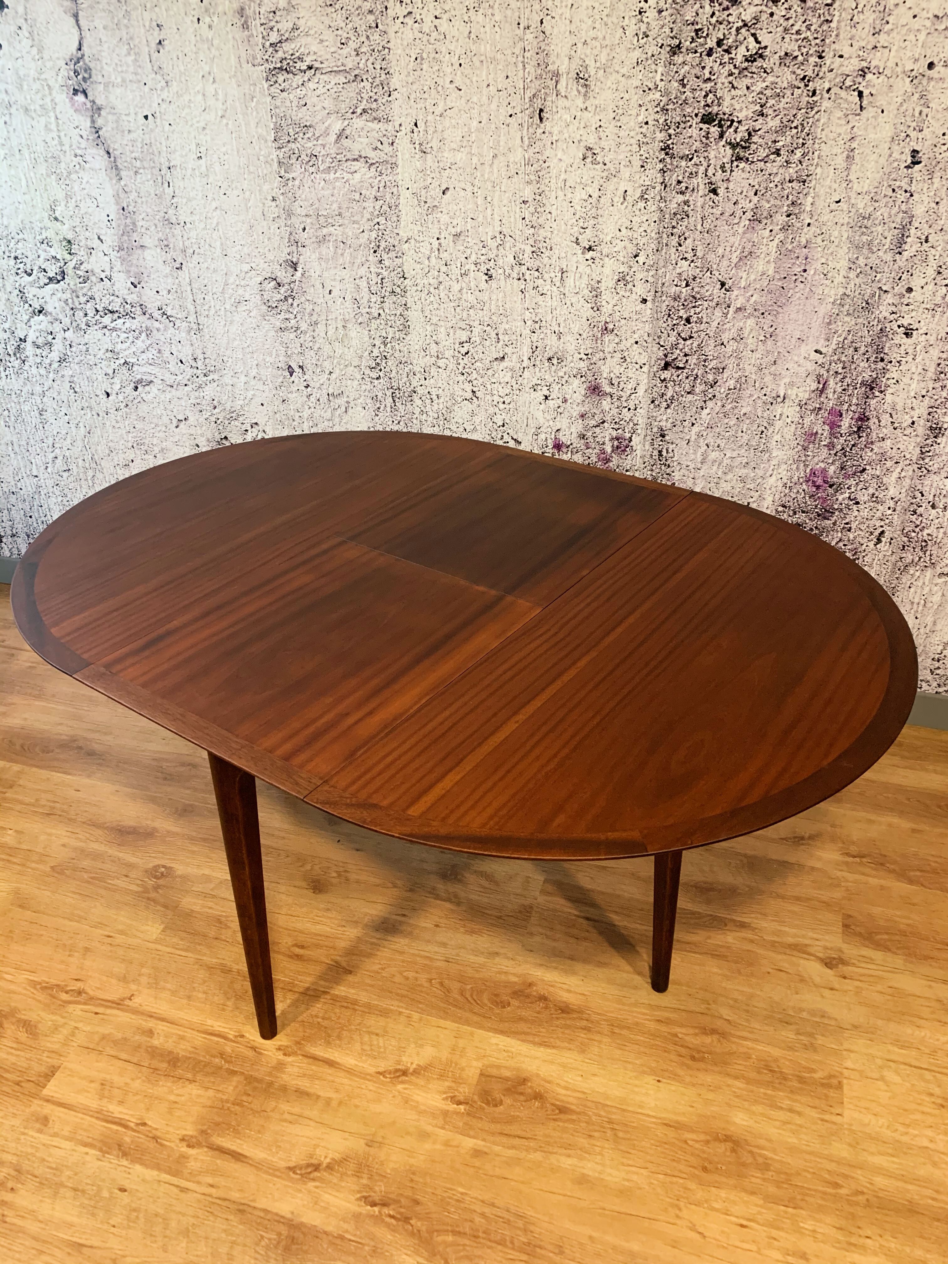 Dining table 4/6 people Lübke