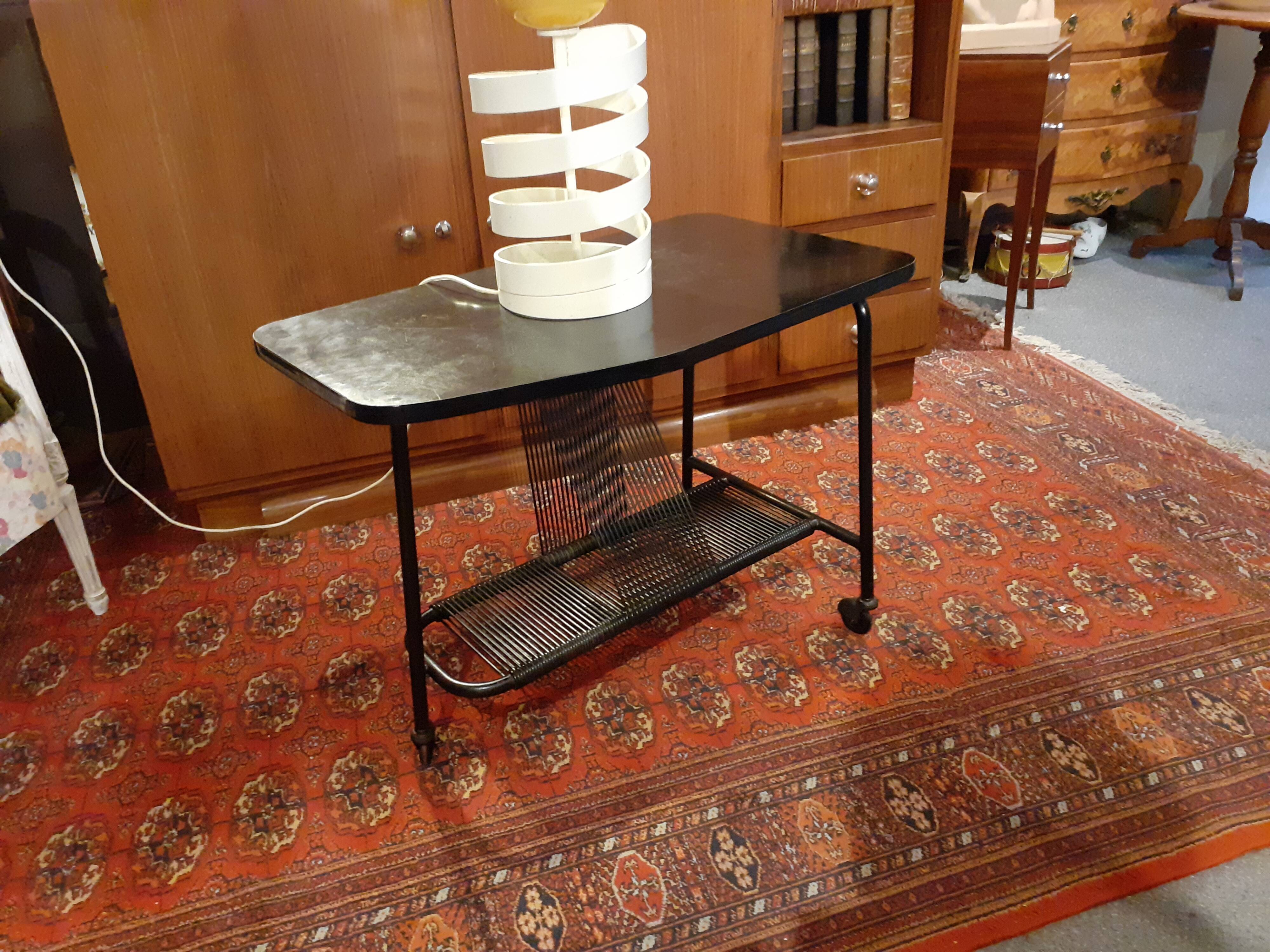 Side rolling table range vinyls scoubidou