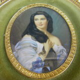 Portrait miniature medallion