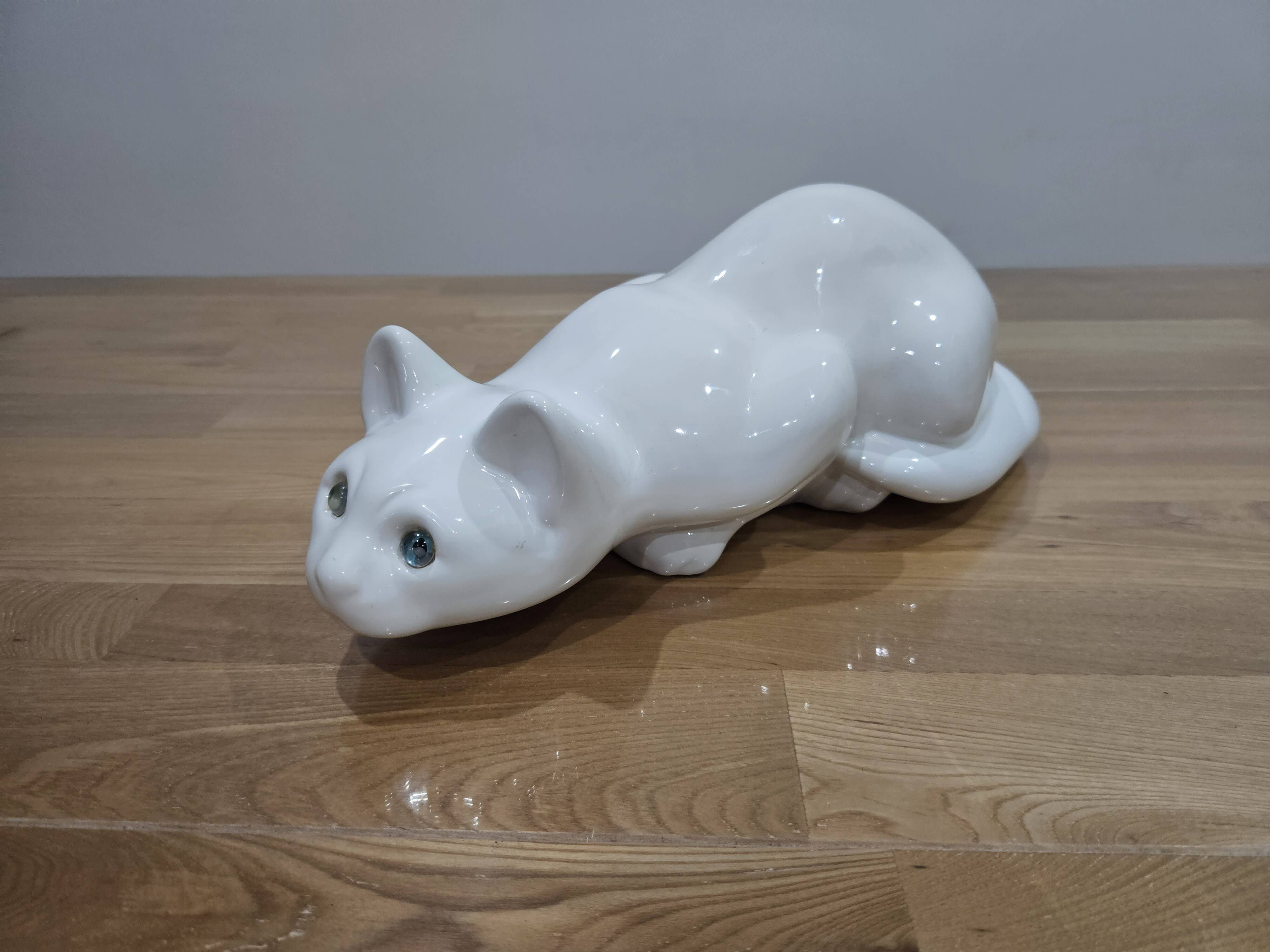 Elpa Alcobaca Portugal Ceramic White Cat Blue Glass Eyes, 1980s