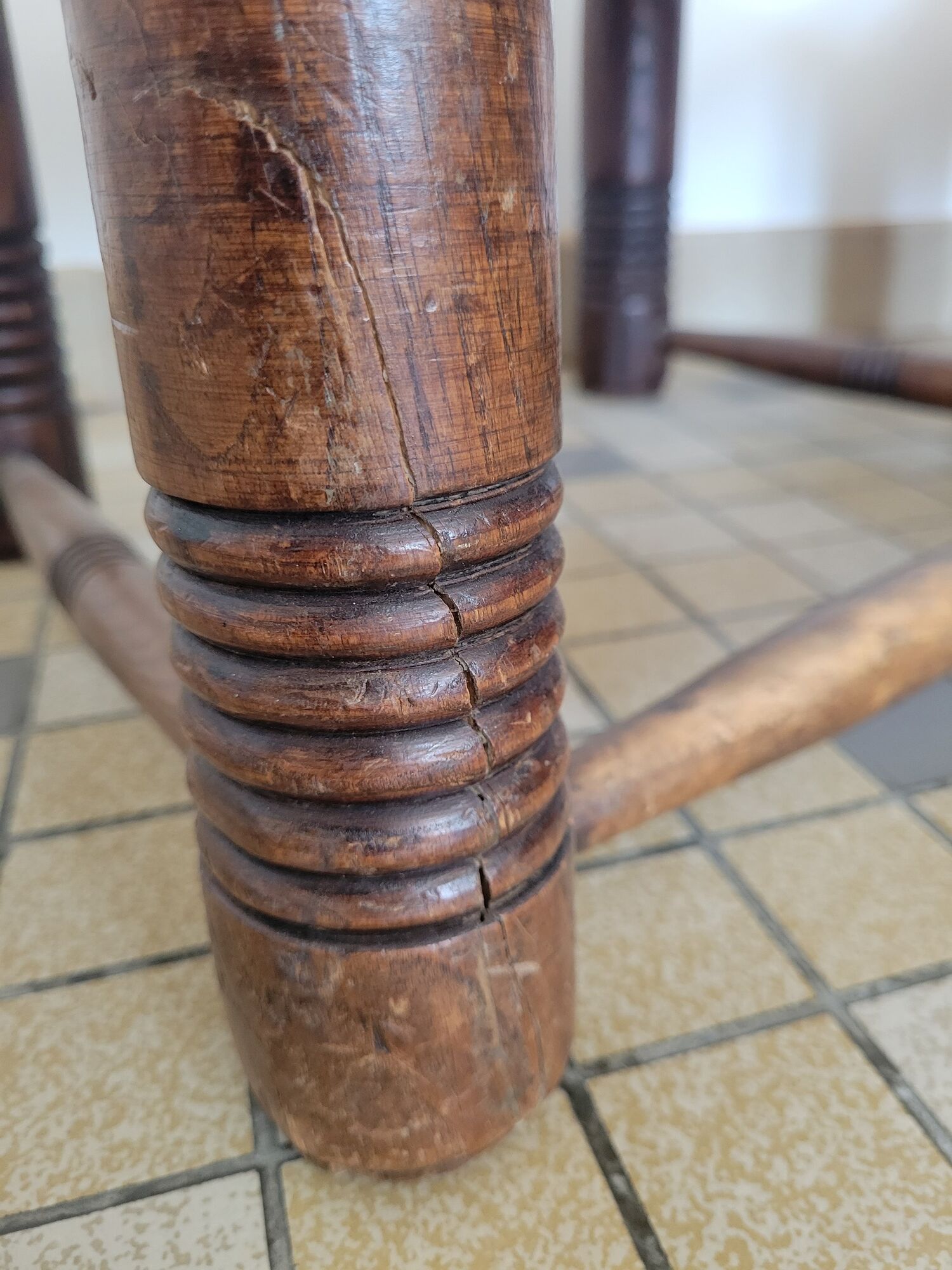 Duo de chaises de cheminée en bois et paille