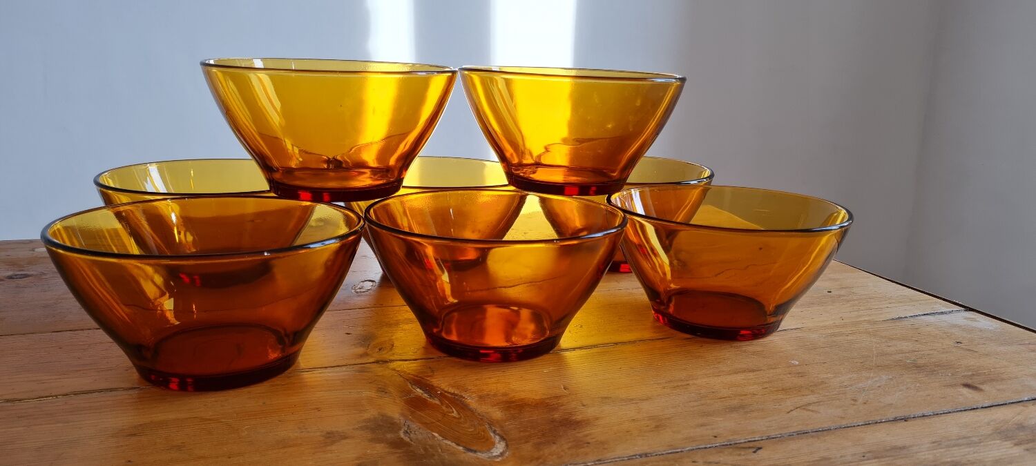 Set of 8 bowls in amber Duralex glass