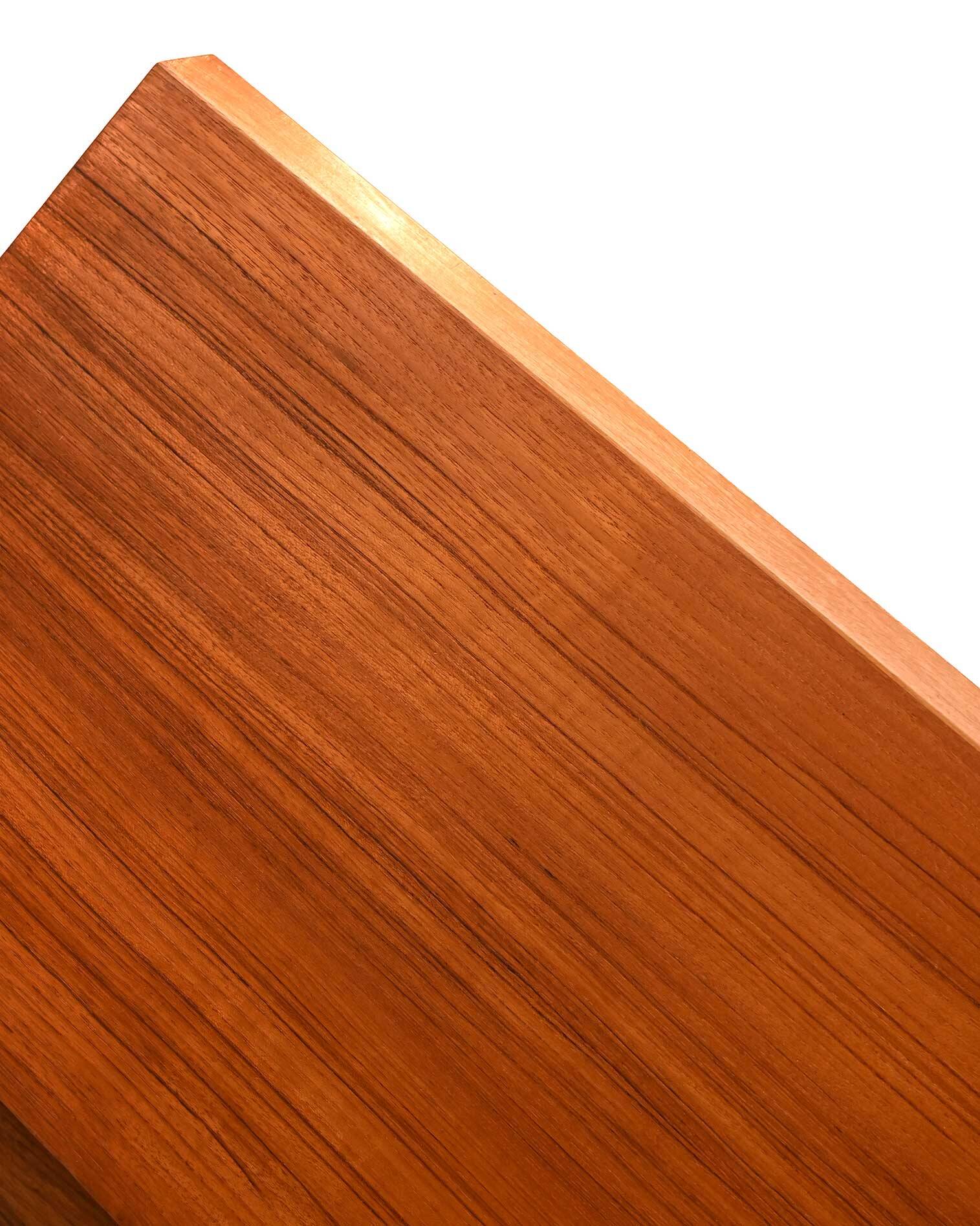 Scandinavian modular teak and lacquered wood shelving unit, 1960s