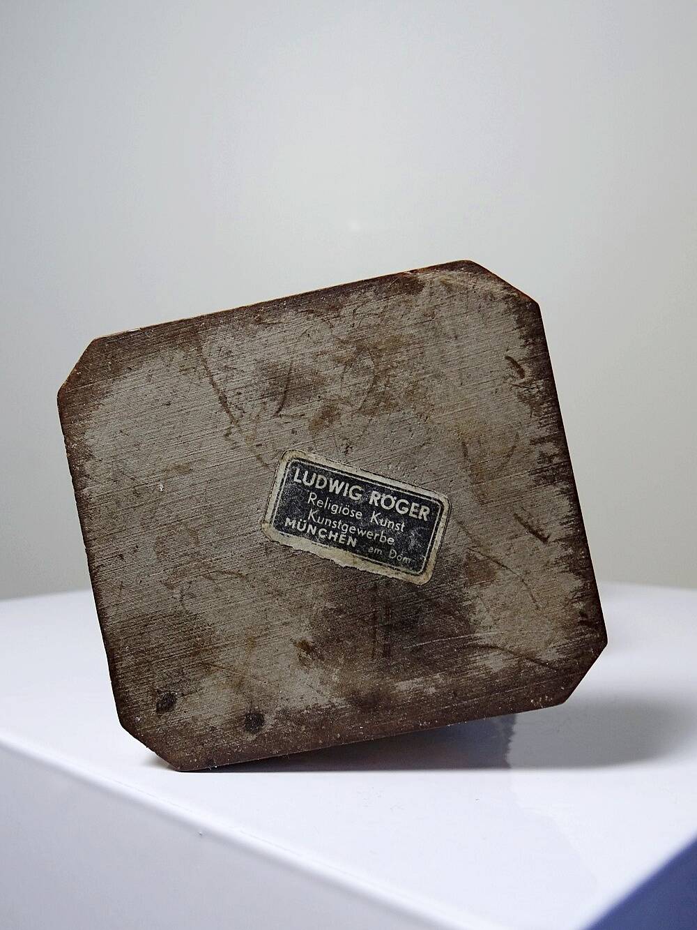 Sujet "La serveuse de bière" en bois sculpté Ludwig Roger Allemagne années