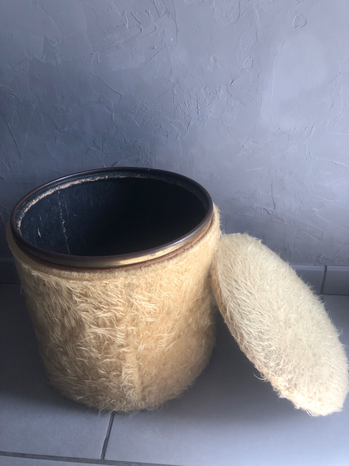 Pouf moumoute vintage