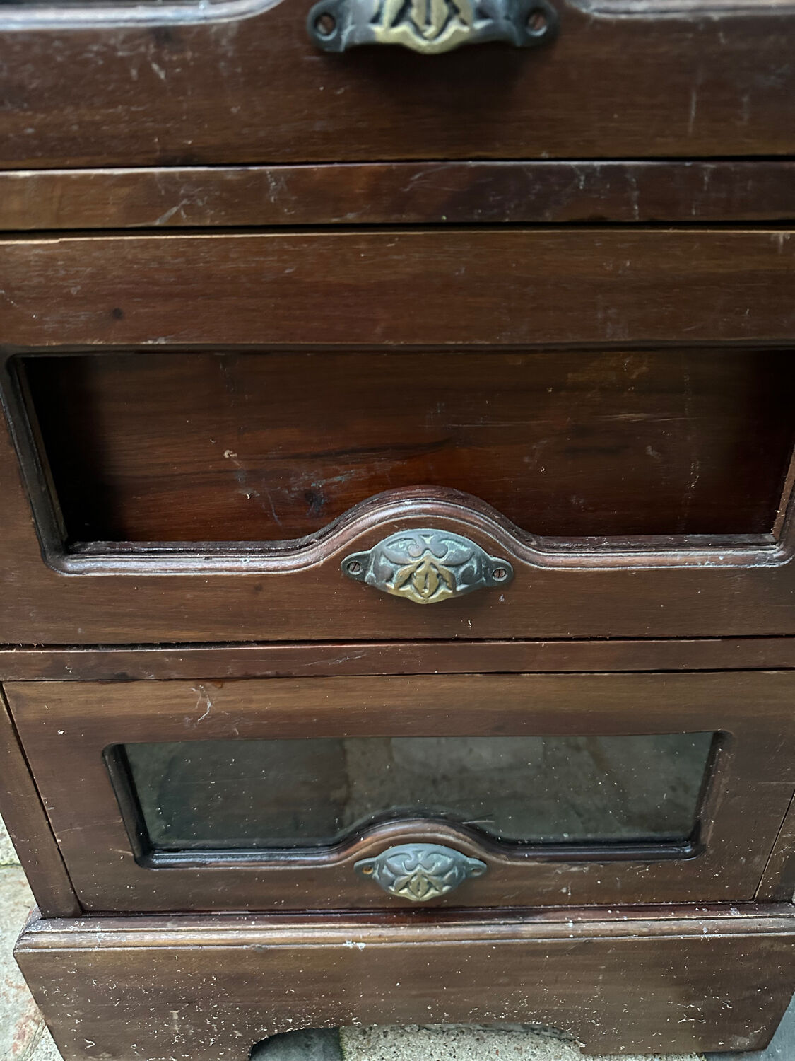 Six-drawer grain cabinet