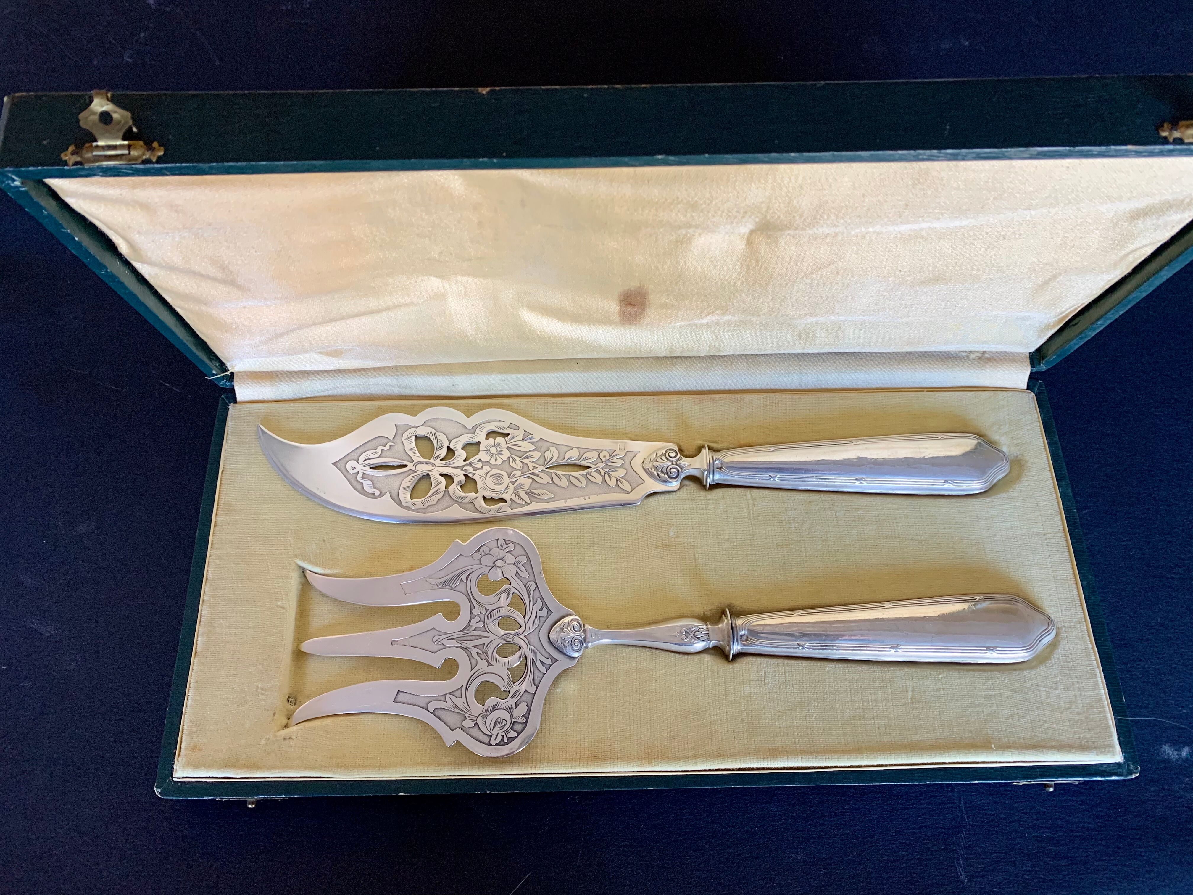 Covered solid silver fish service