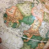 Globe terrestre lumineux vintage