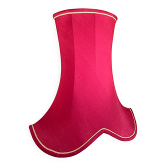 Lampshade in pinkish-burgundy fabric